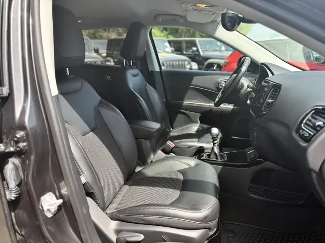 Jeep Compass view 11
