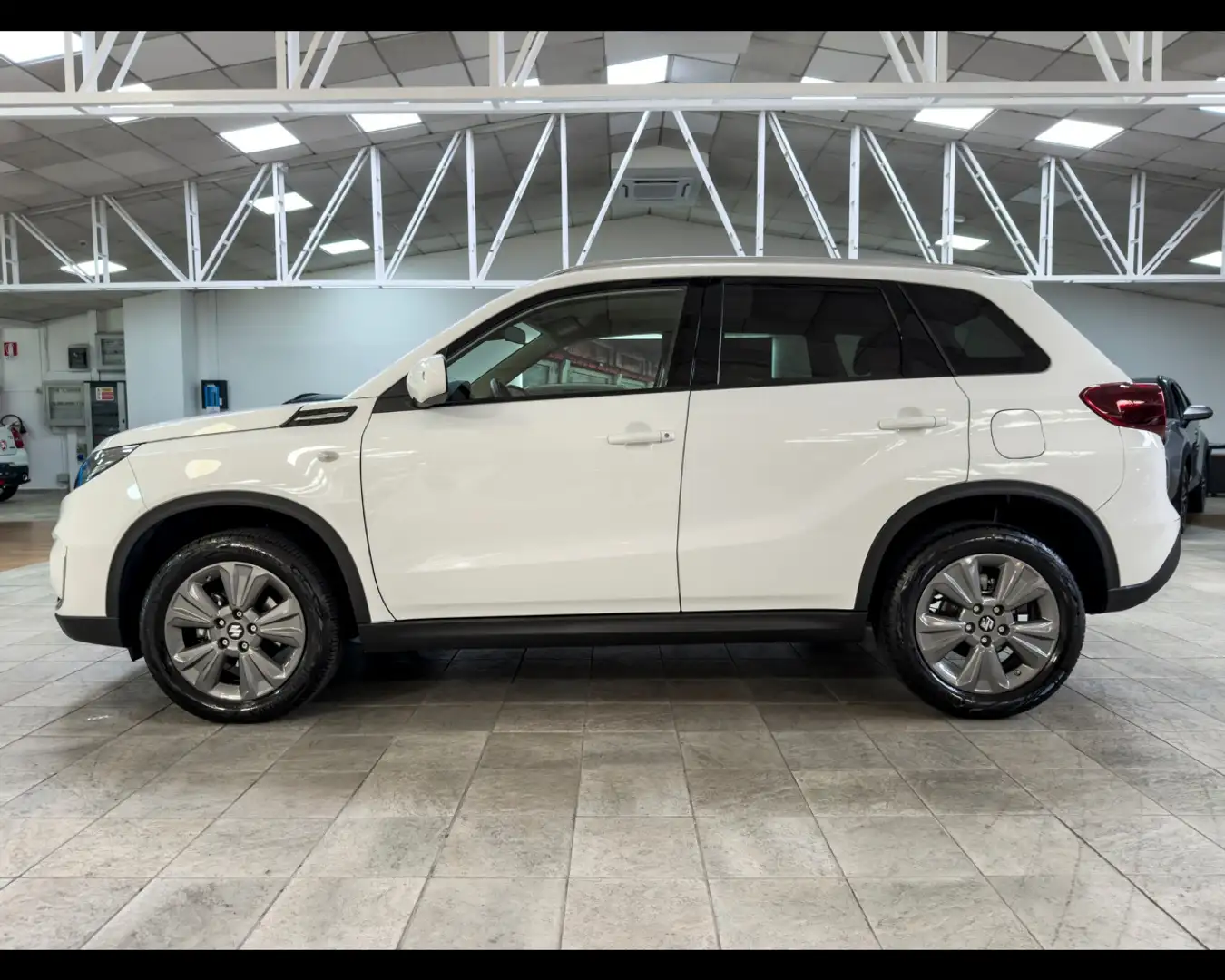 Suzuki Vitara HYBRID 1.4 COOL - AZIENDALE 130cv 2024 Blanc - 2