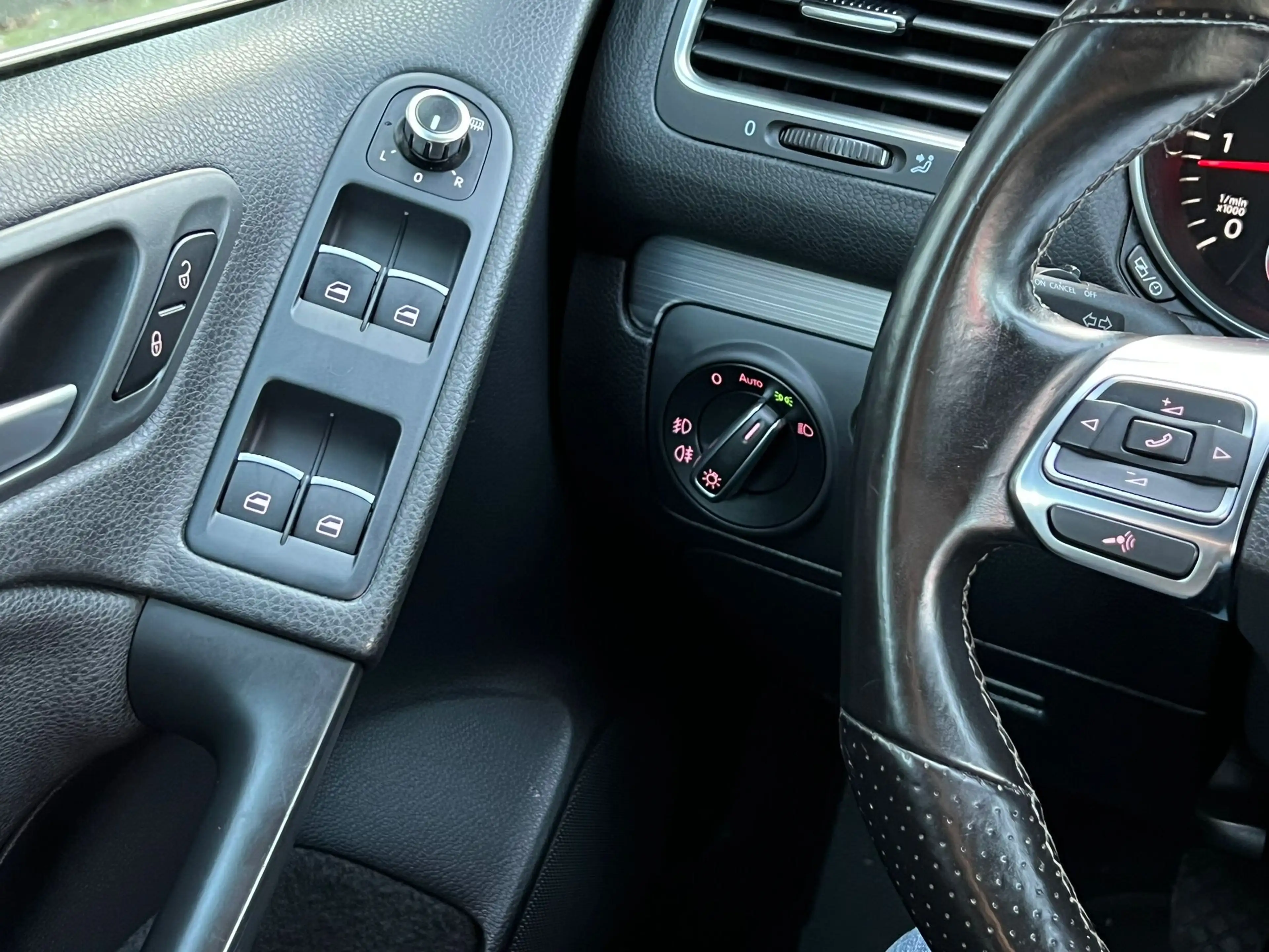 Volkswagen Golf Cabriolet 1.6 CR TDi Karmann GARANTI ECRAN NAVI CLIM — photo 12