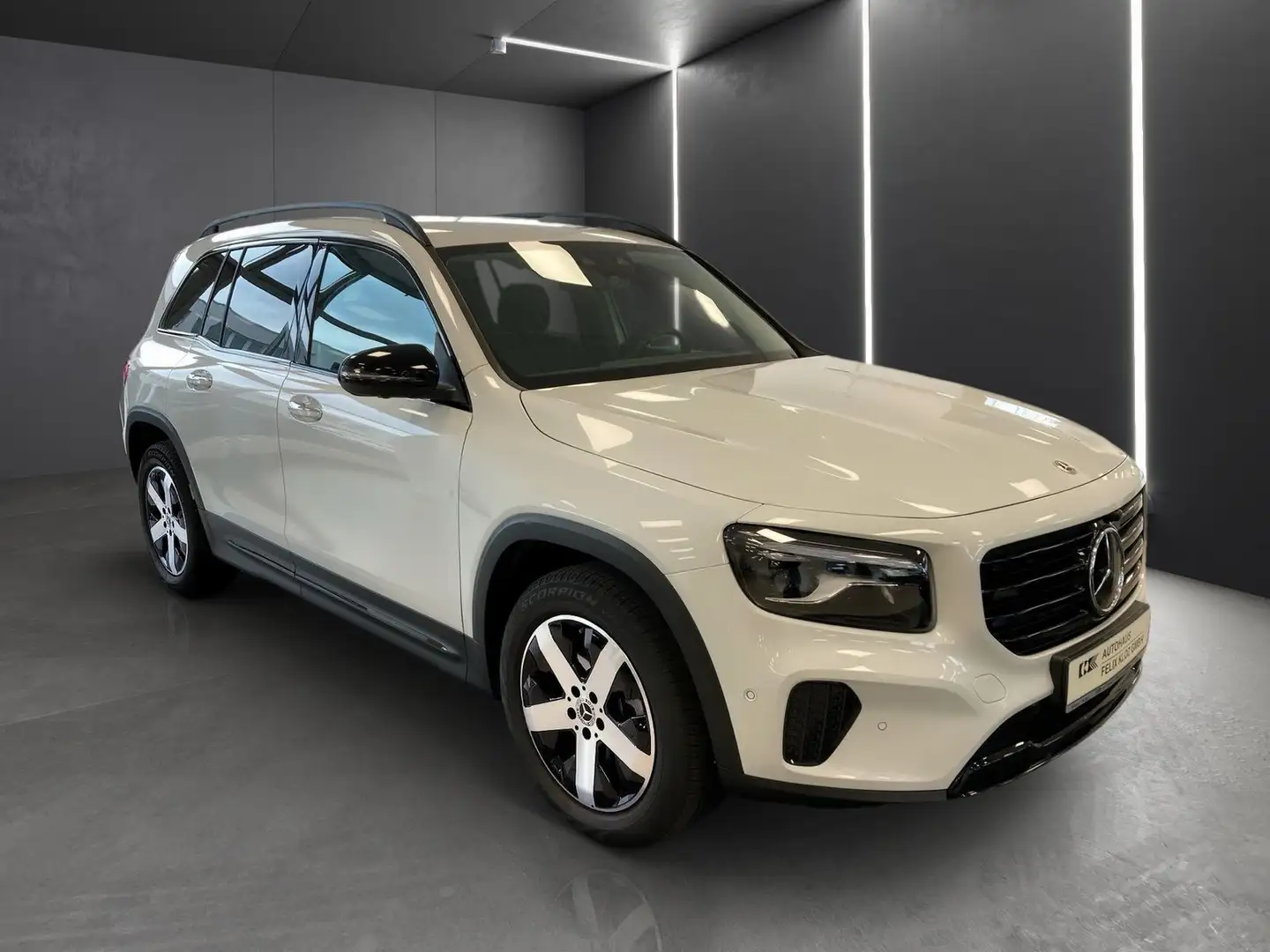 Mercedes-Benz GLB 250 4M*7-Sitz*AHK*Distr*Totwi*360*Mbeam*Memo Alb - 2