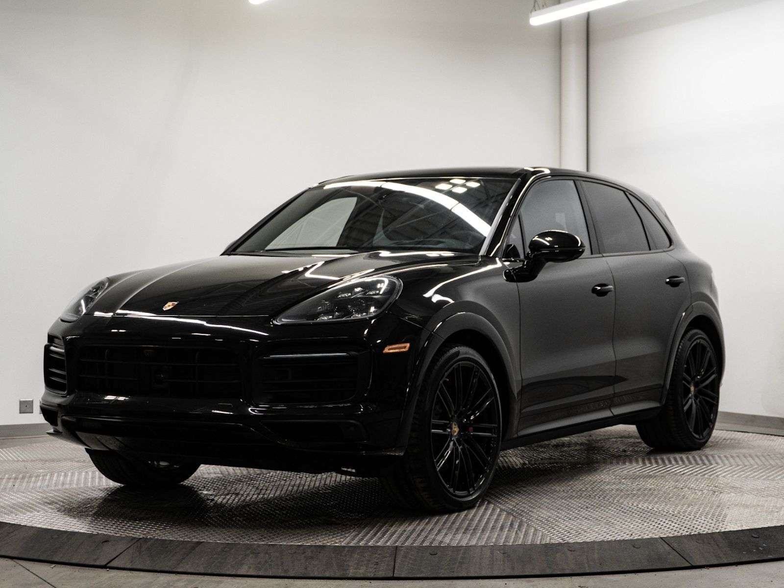 2023 Porsche Cayenne | 2023 Porsche Cayenne GTS with Assistance and Pre