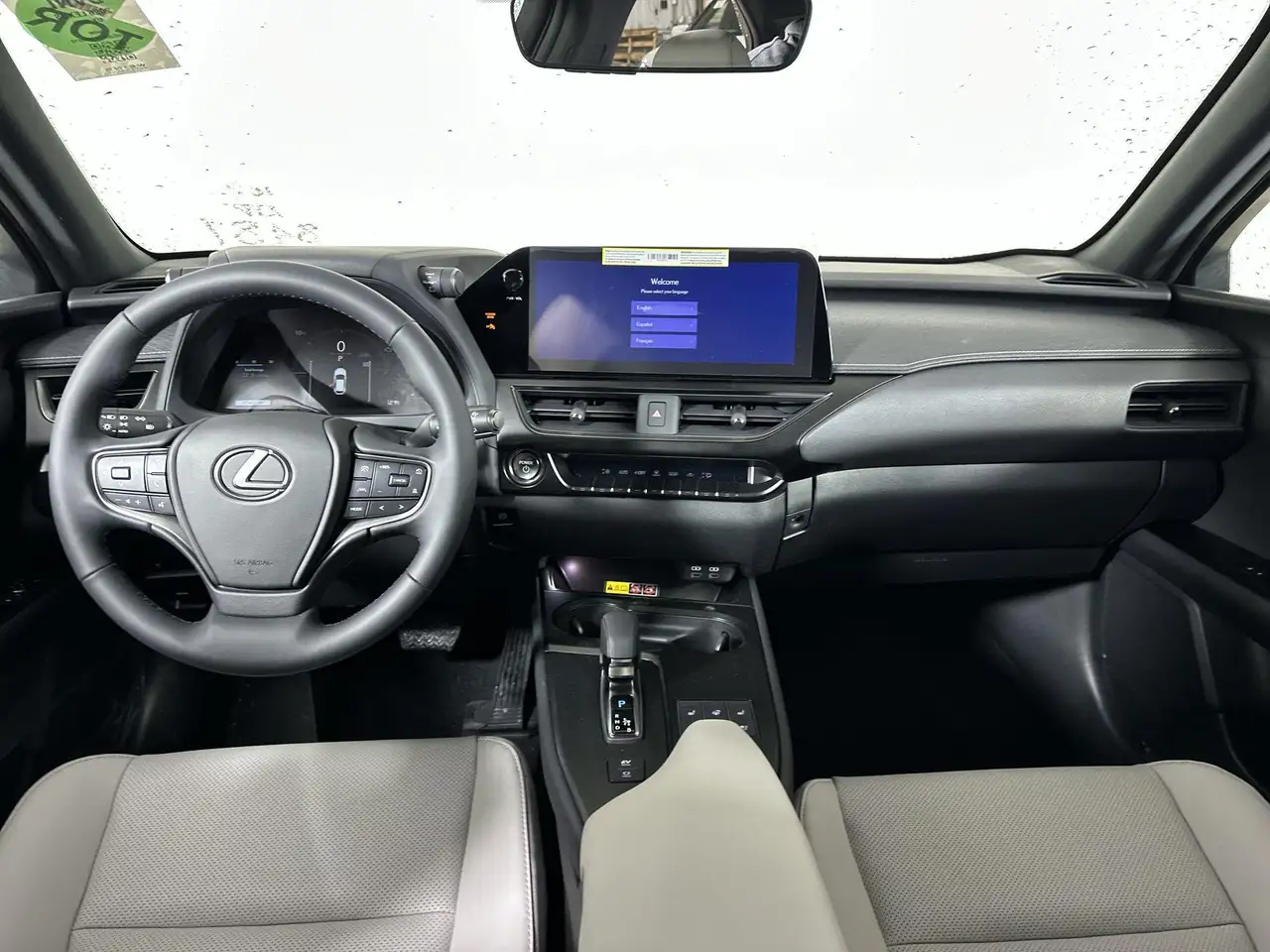 Lexus UX 300h снимка Lexus UX 300h