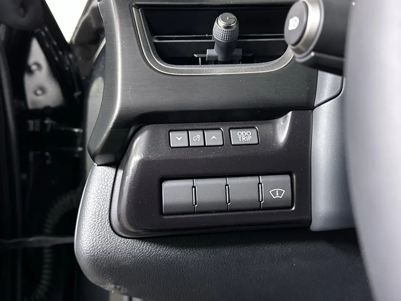 Lexus UX 300h снимка Lexus UX 300h