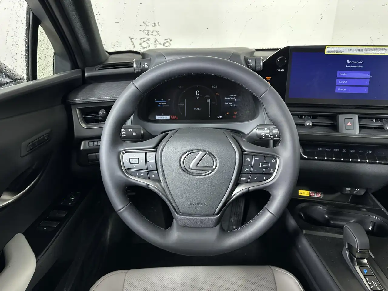 Lexus UX 300h снимка Lexus UX 300h