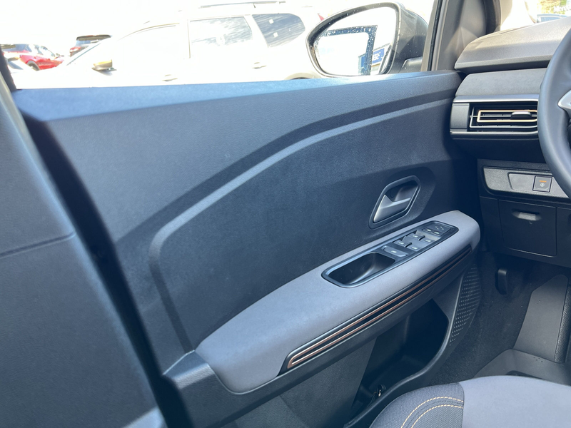 Dacia Jogger Hybrid 140 Extreme 5-S SHZ+PDC+RFK+Navi — photo 13