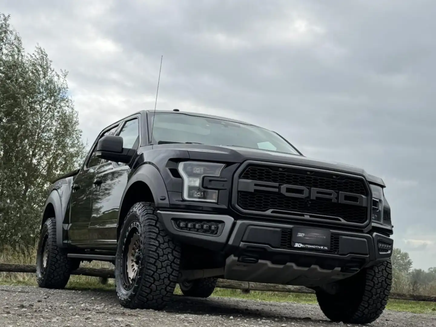 Ford F 150 USA 3.5 V6 Raptor, 1e eig, Live Valve Suspension, Zwart - 2