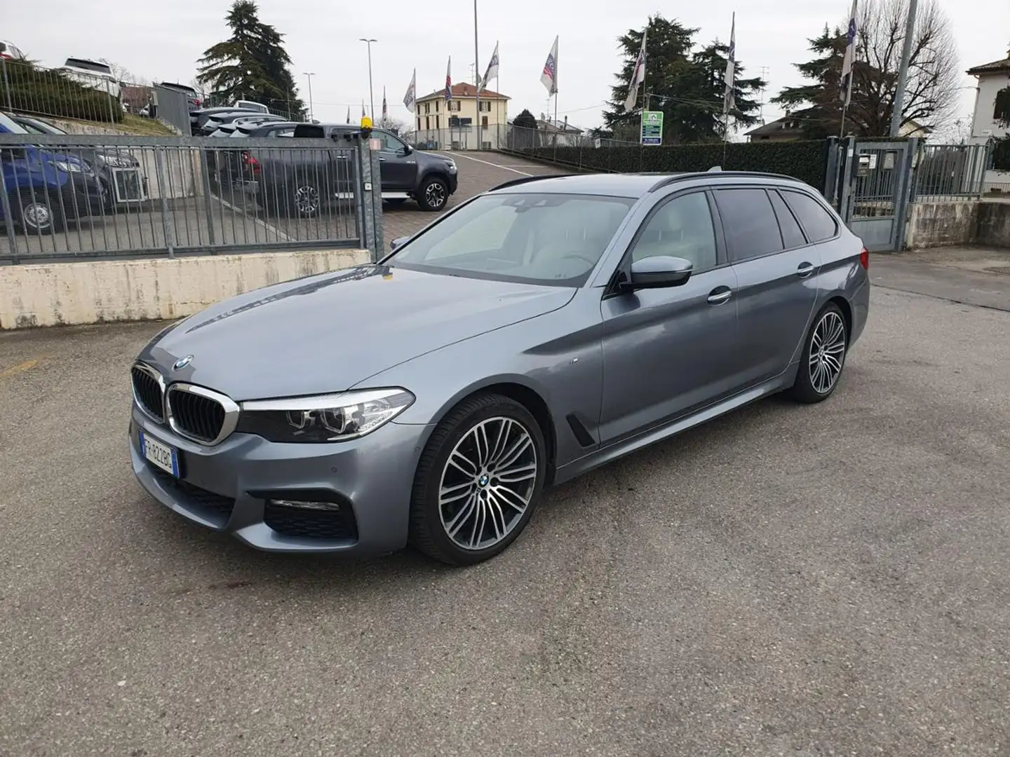 BMW 520 d xDrive Touring Msport Grigio - 2