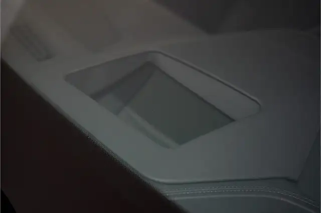 Audi Q8 view 15