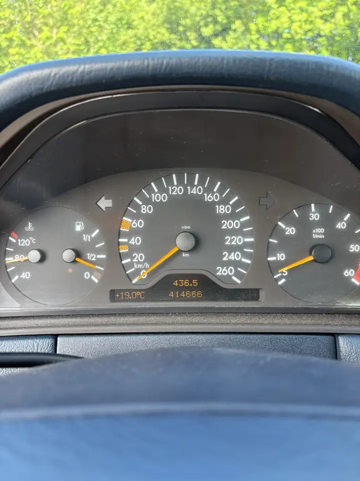 Mercedes-Benz E 300 TD Classic, foto 11