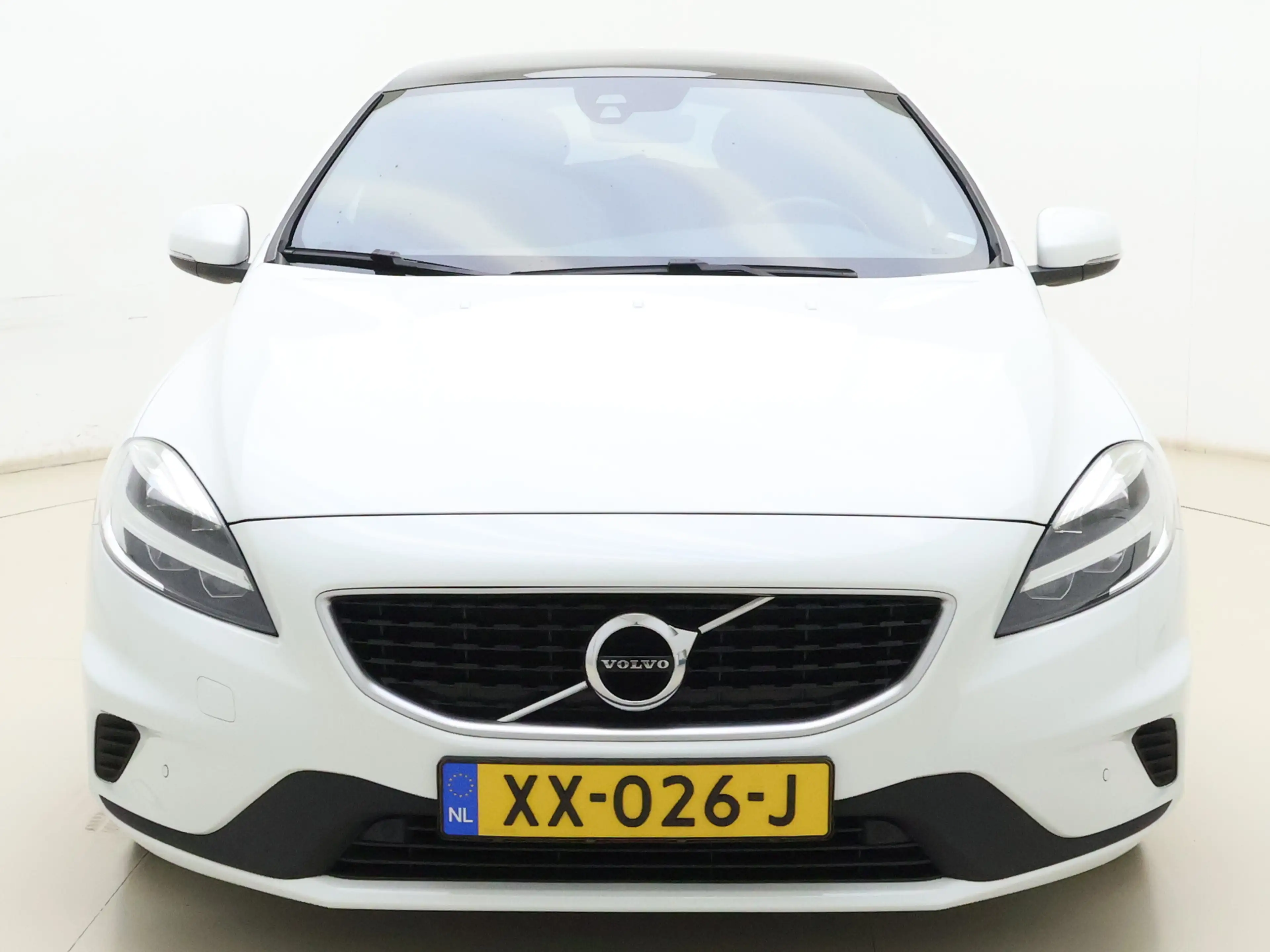 Volvo V40 T3 152PK Polar+ Sport / 18 inch velgen / H&K audio — photo 5