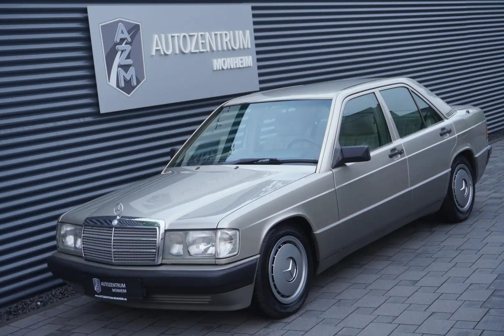 Mercedes-Benz 190 d AUTOMATIK|OLDTIMER|KAMERA|TÜV:02/2027| Silber - 2