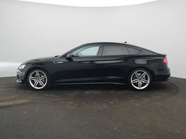 Audi A5 view 4