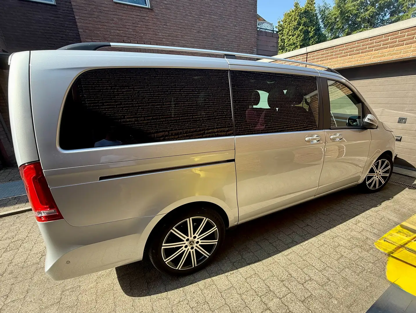 Mercedes-Benz V 250 Edition lang - Standheizung, Leder, Panoramadach Silver - 2