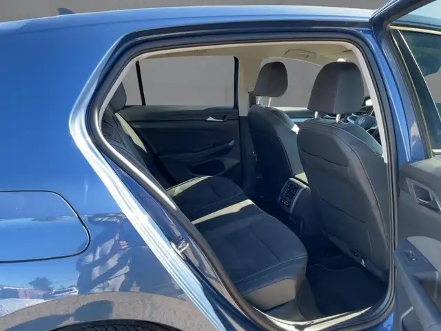 Volkswagen Golf view 13