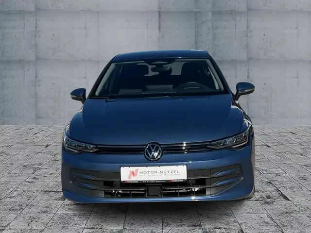 Volkswagen Golf view 3