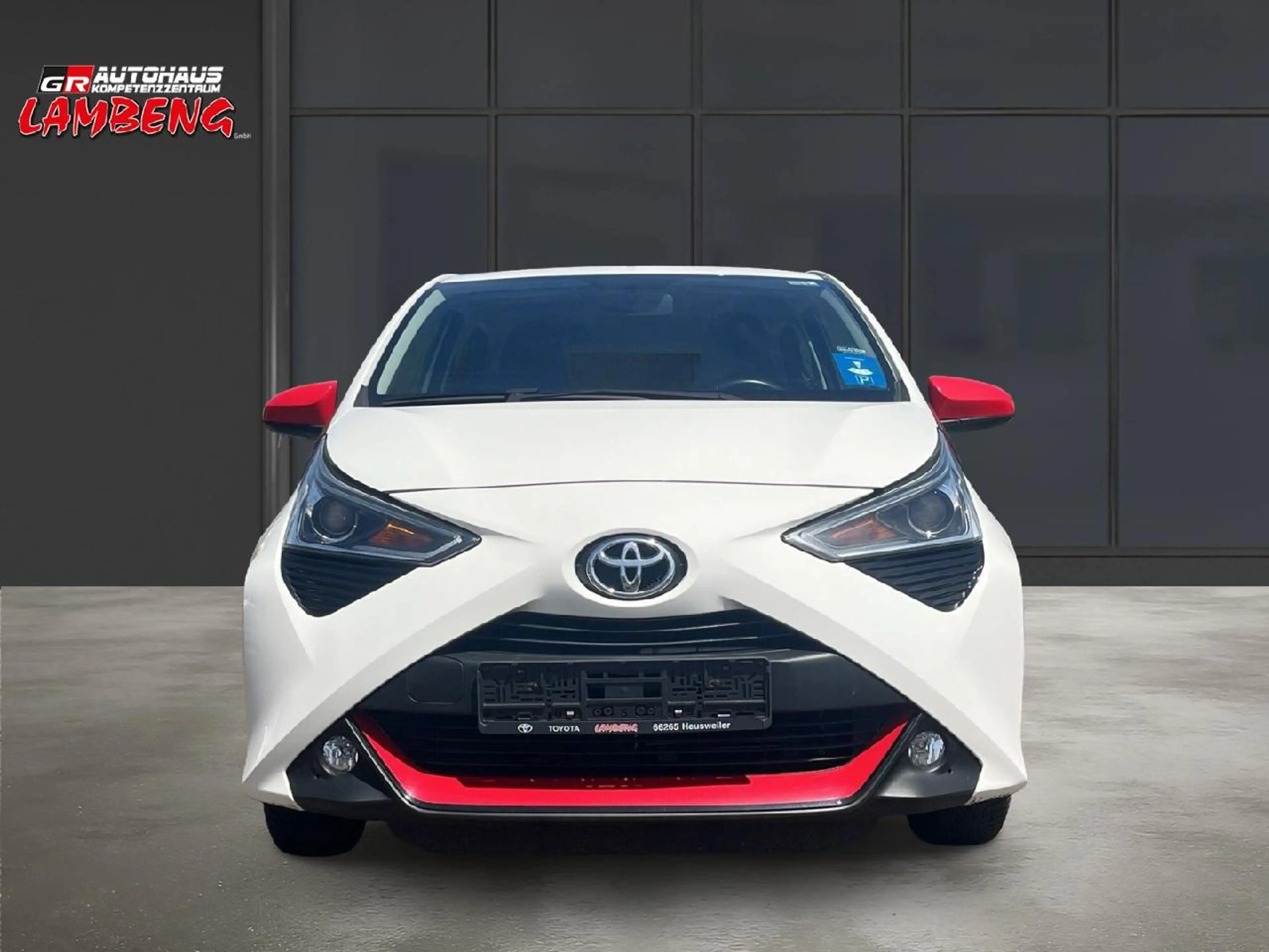 Toyota Aygo x-play connect — photo 5