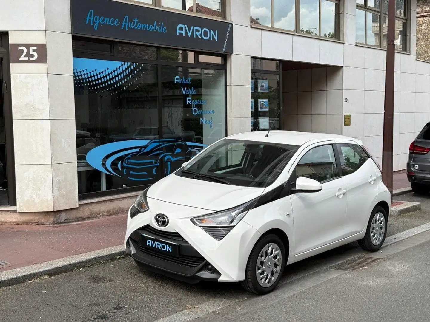 Toyota Aygo II (2) 1.0 VVT-I X-PRO Blanc - 1