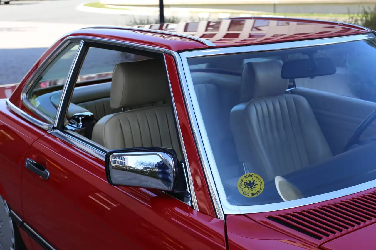 Mercedes-Benz SL 300 R107, foto 4