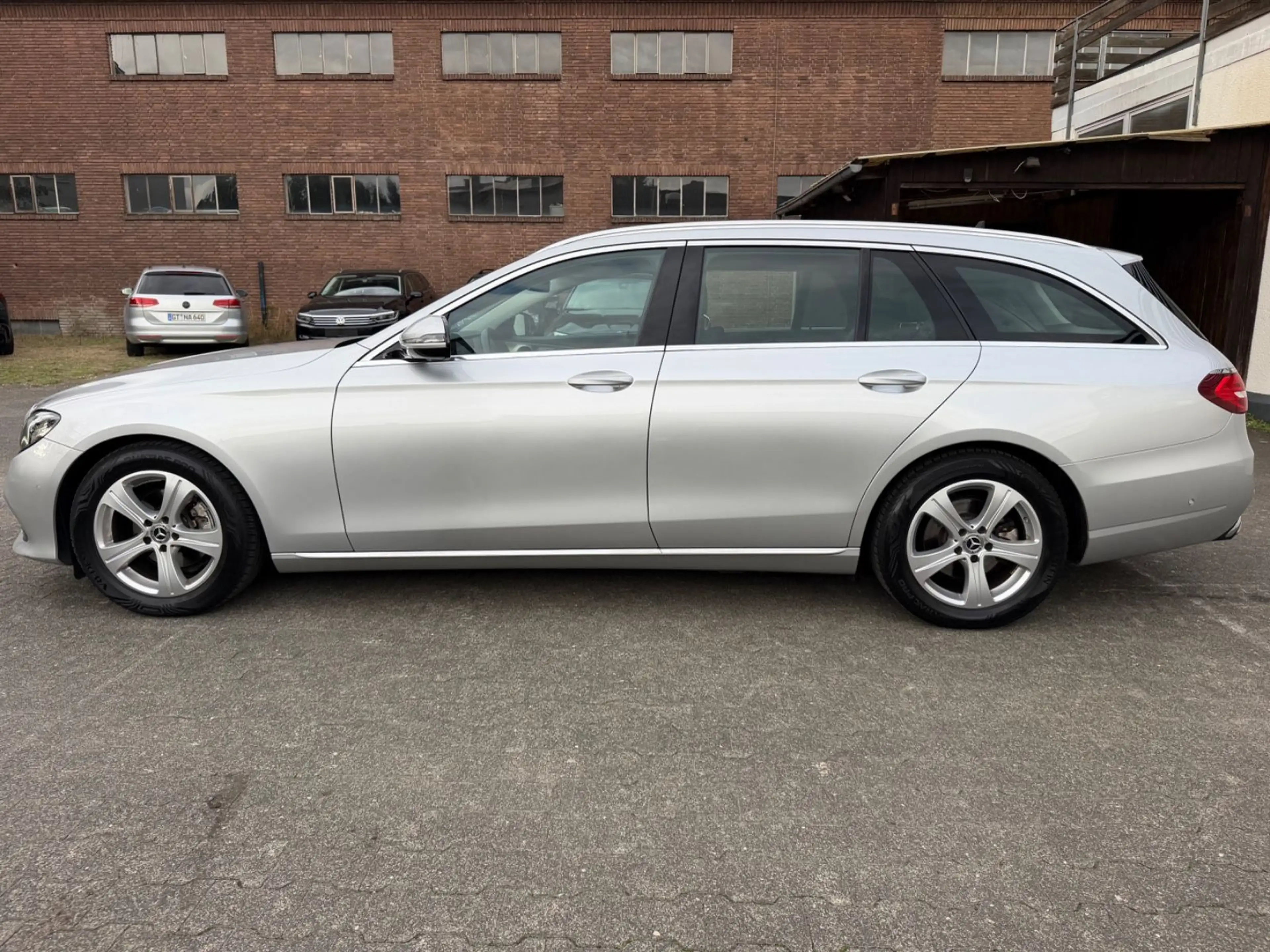 Mercedes-Benz E 220 d T Avantgarde TEMPO|SPUR|KAM|LED|CARPLAY — photo 6