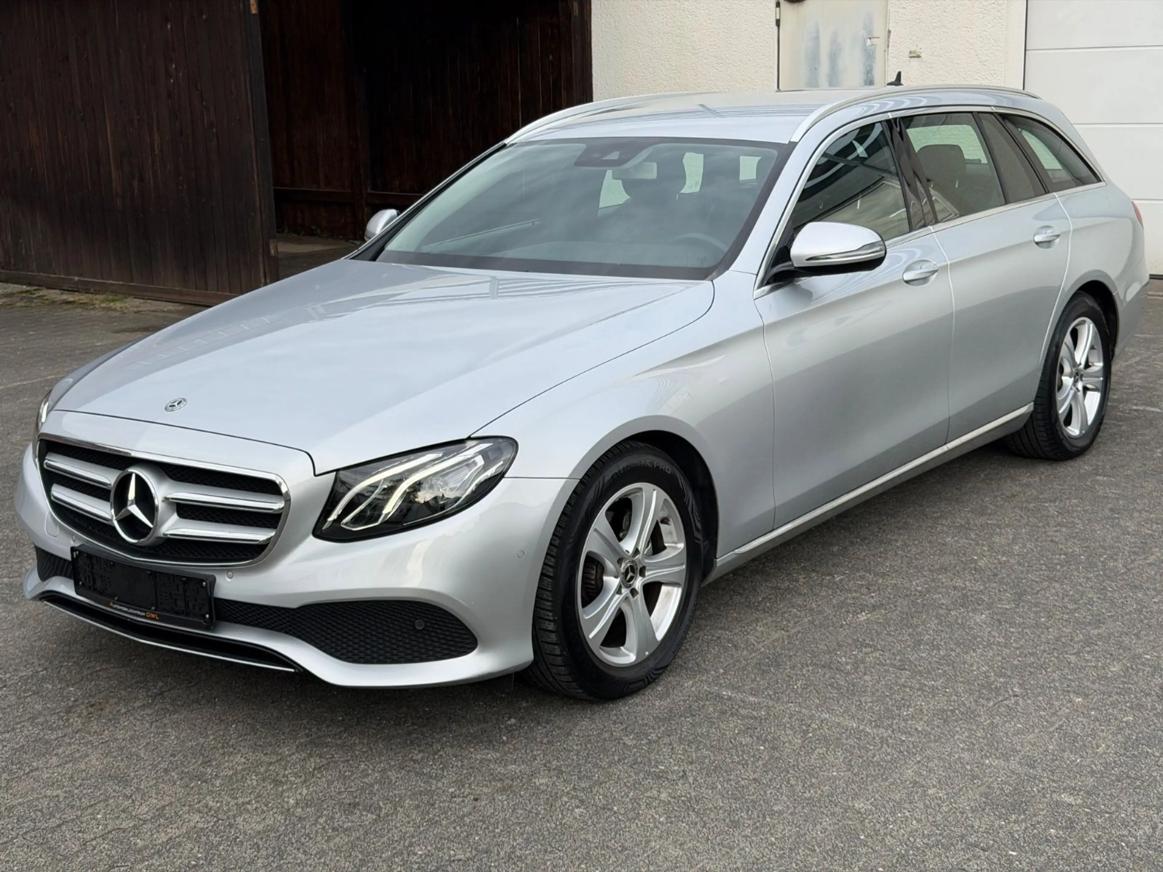 Mercedes-Benz E 220 d T Avantgarde TEMPO|SPUR|KAM|LED|CARPLAY — photo 7