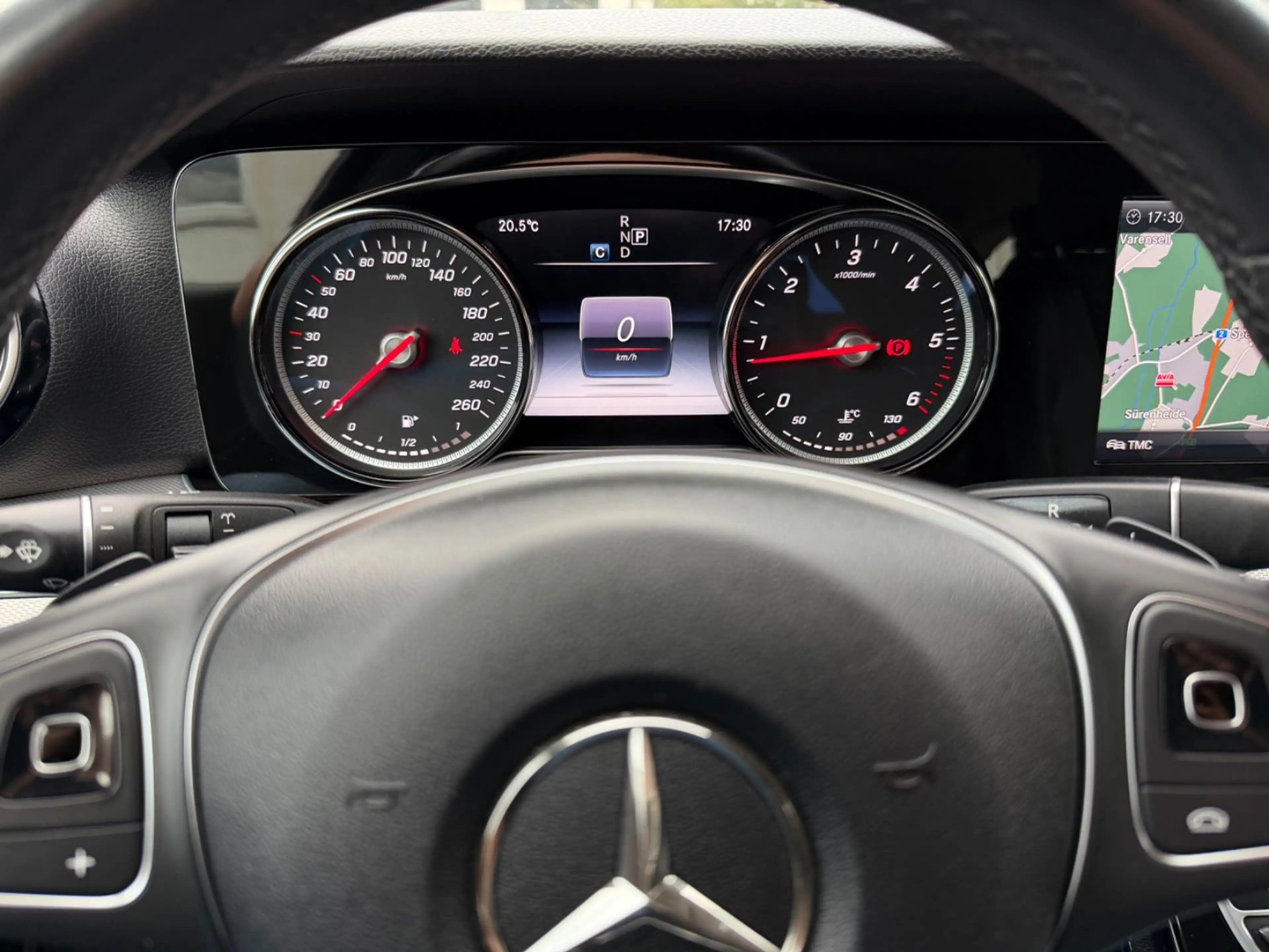 Mercedes-Benz E 220 d T Avantgarde TEMPO|SPUR|KAM|LED|CARPLAY — photo 15