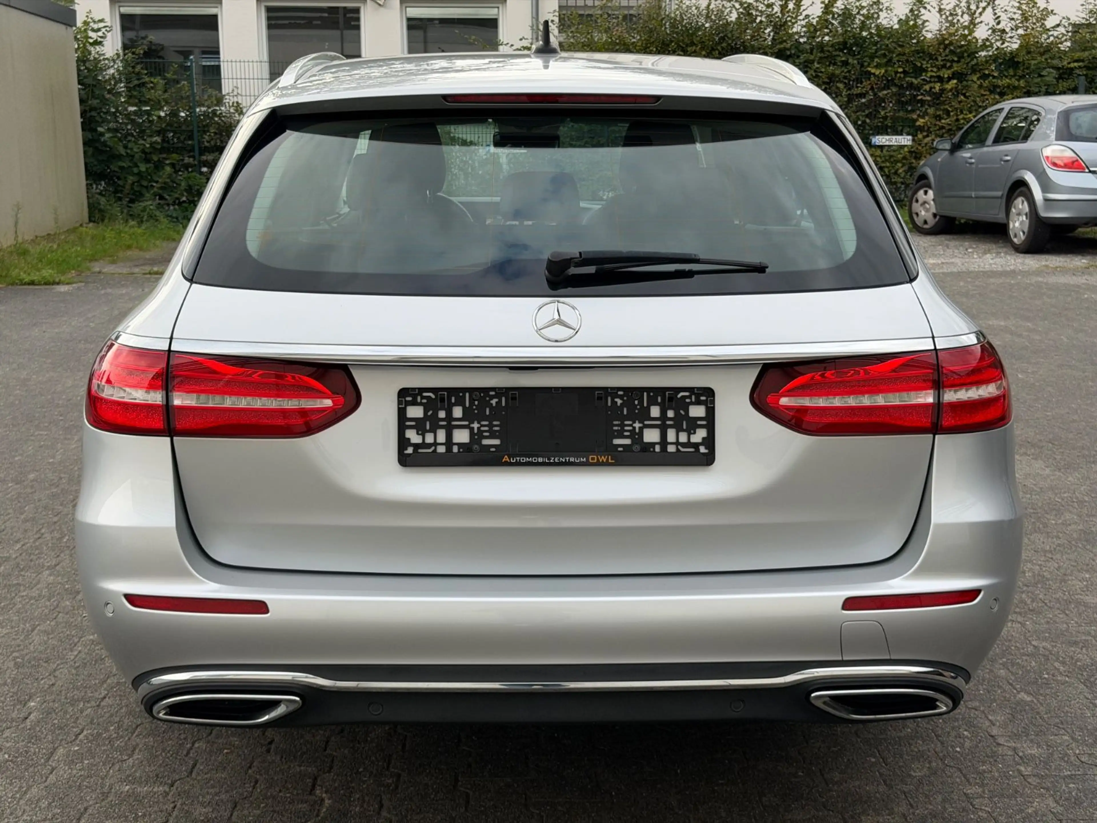 Mercedes-Benz E 220 d T Avantgarde TEMPO|SPUR|KAM|LED|CARPLAY — photo 4