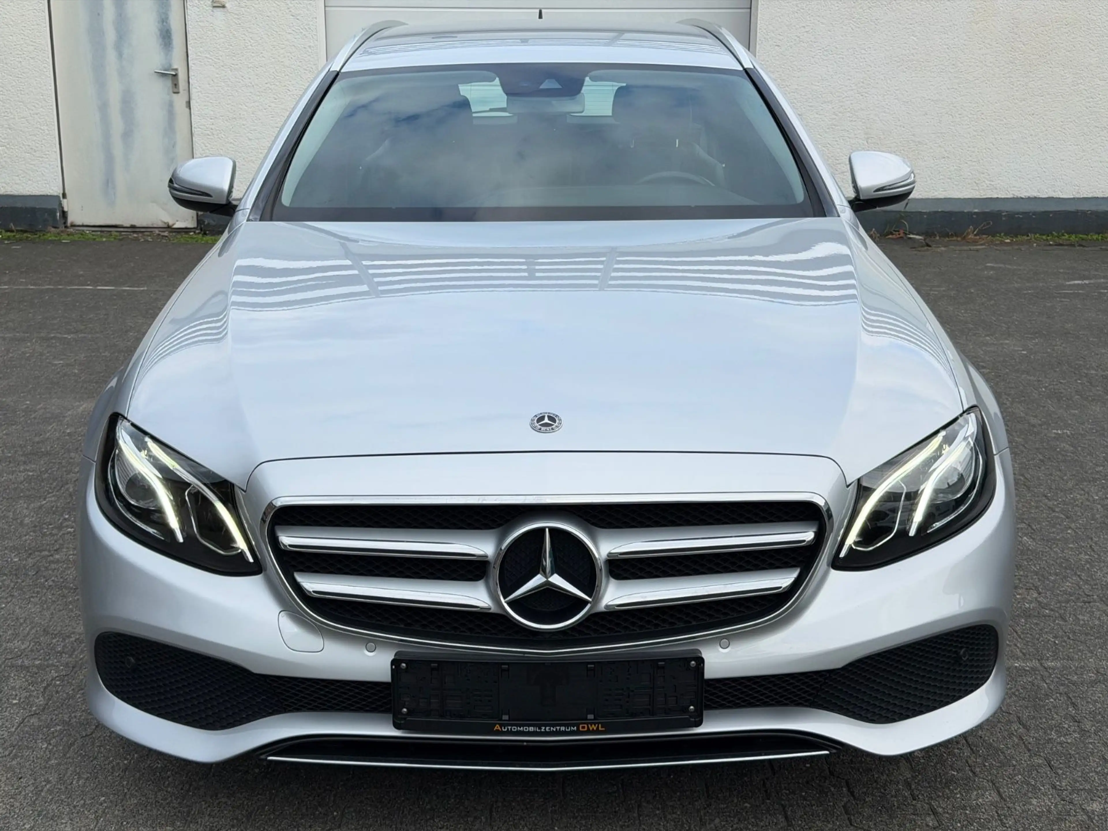 Mercedes-Benz E 220 d T Avantgarde TEMPO|SPUR|KAM|LED|CARPLAY — photo 8