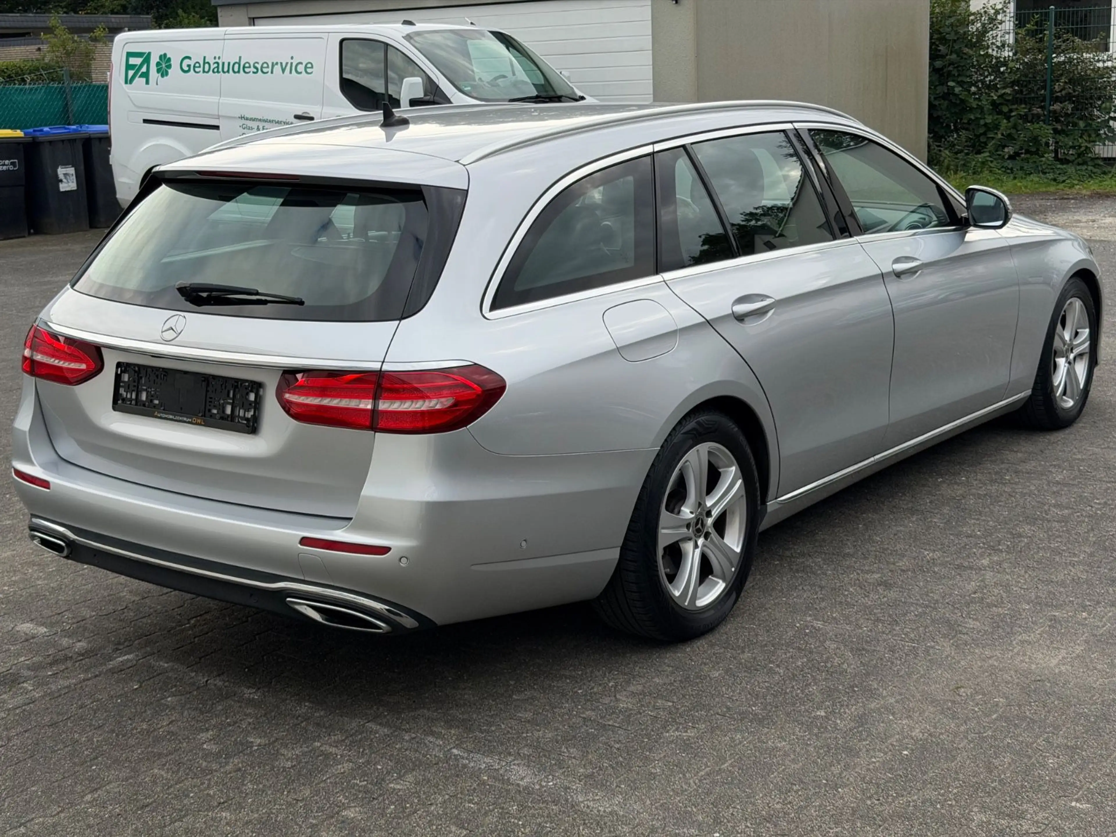 Mercedes-Benz E 220 d T Avantgarde TEMPO|SPUR|KAM|LED|CARPLAY — photo 3