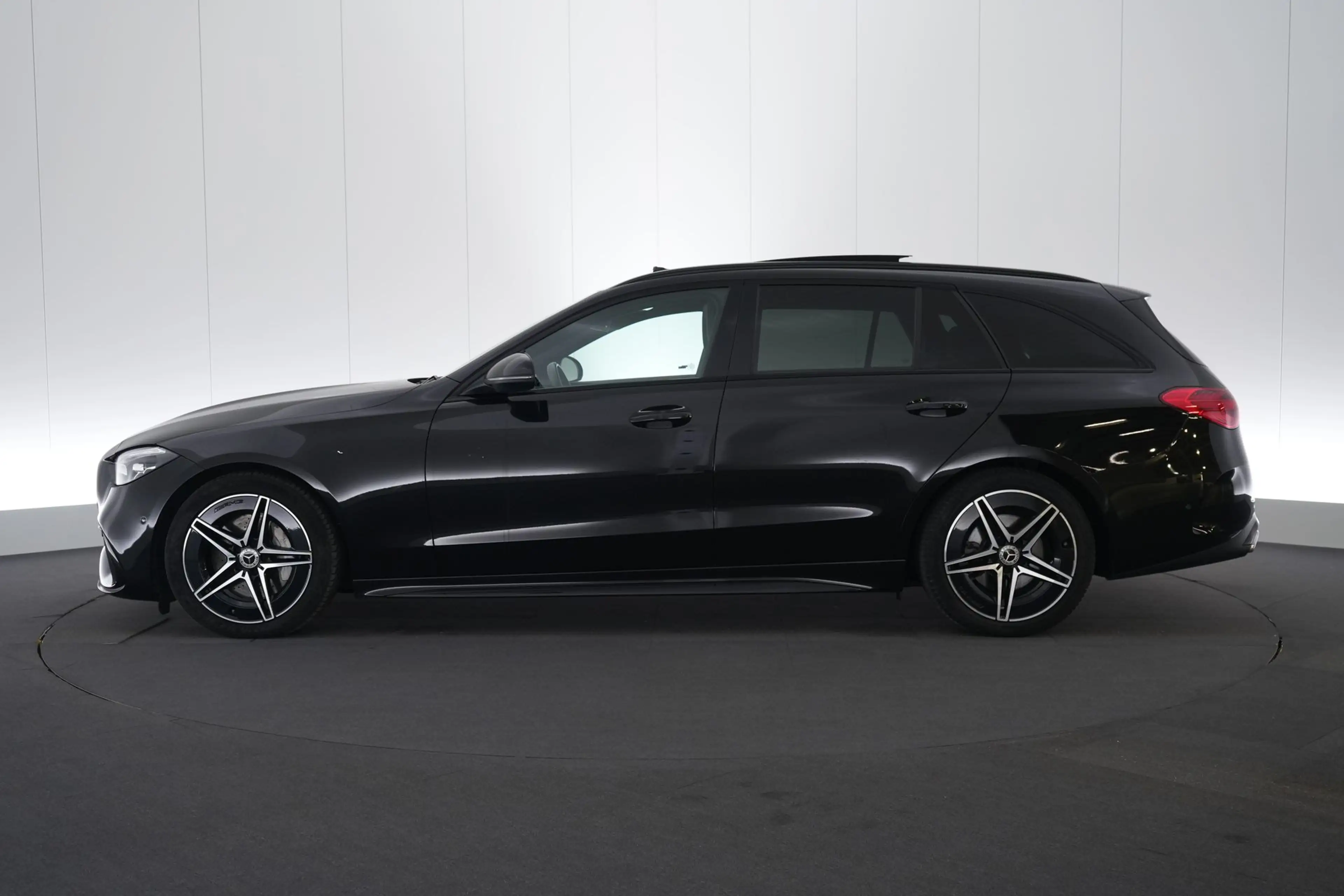 Mercedes-Benz C 200 Break 200dA MHEV AMG Line Night LEDER/CUIR LED GPS — photo 11