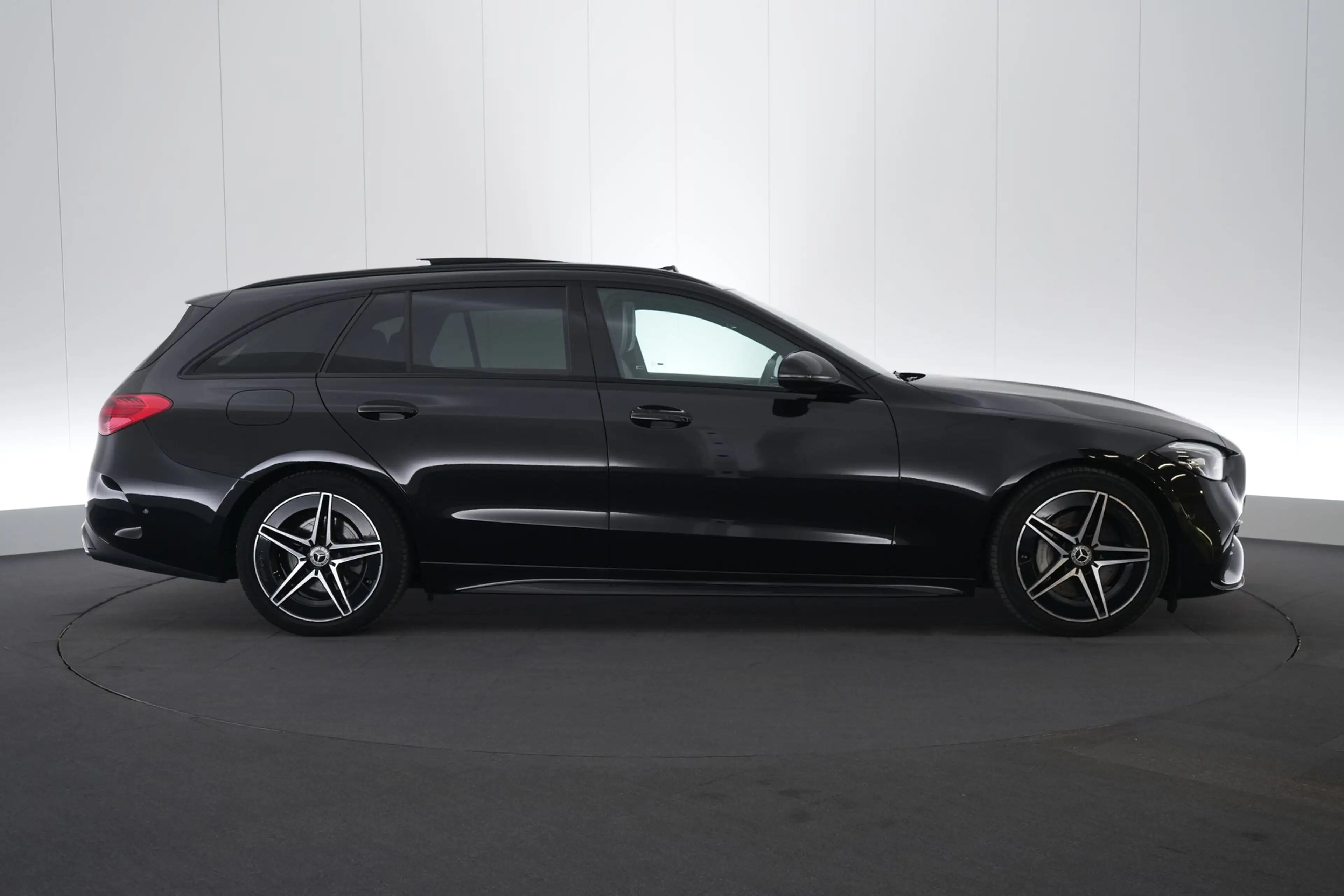 Mercedes-Benz C 200 Break 200dA MHEV AMG Line Night LEDER/CUIR LED GPS — photo 5
