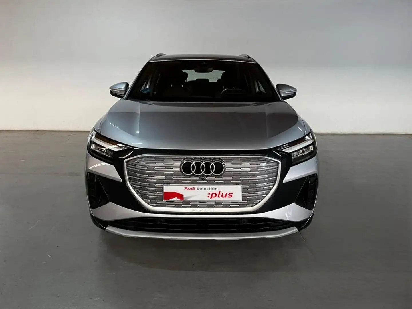 Audi Q4 e-tron 40 Advanced 150kW 63KWh Plateado - 2