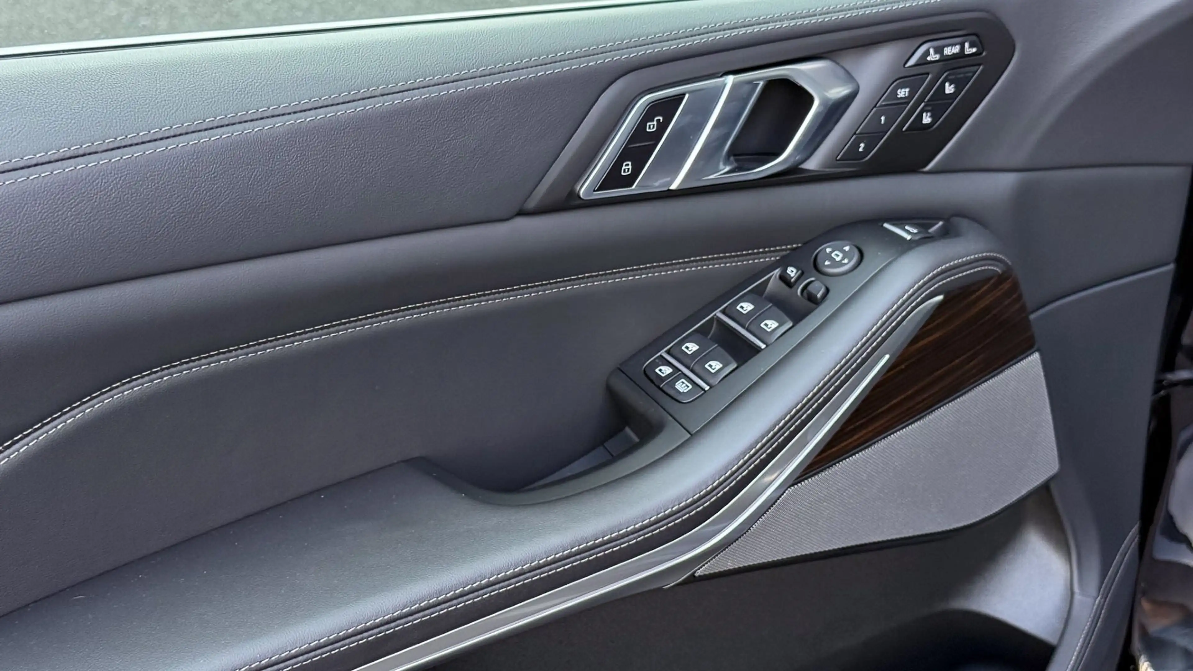BMW X7 xDrive40d M-Sportpaket — photo 11