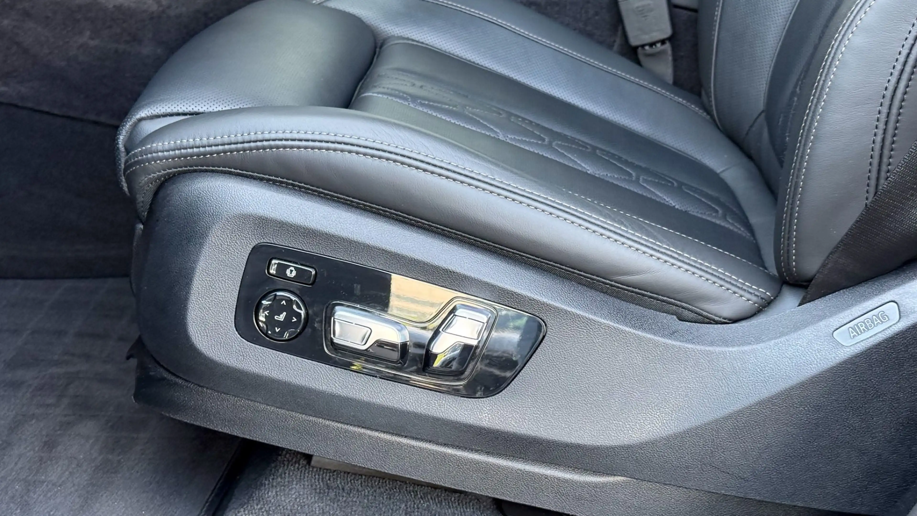 BMW X7 xDrive40d M-Sportpaket — photo 14
