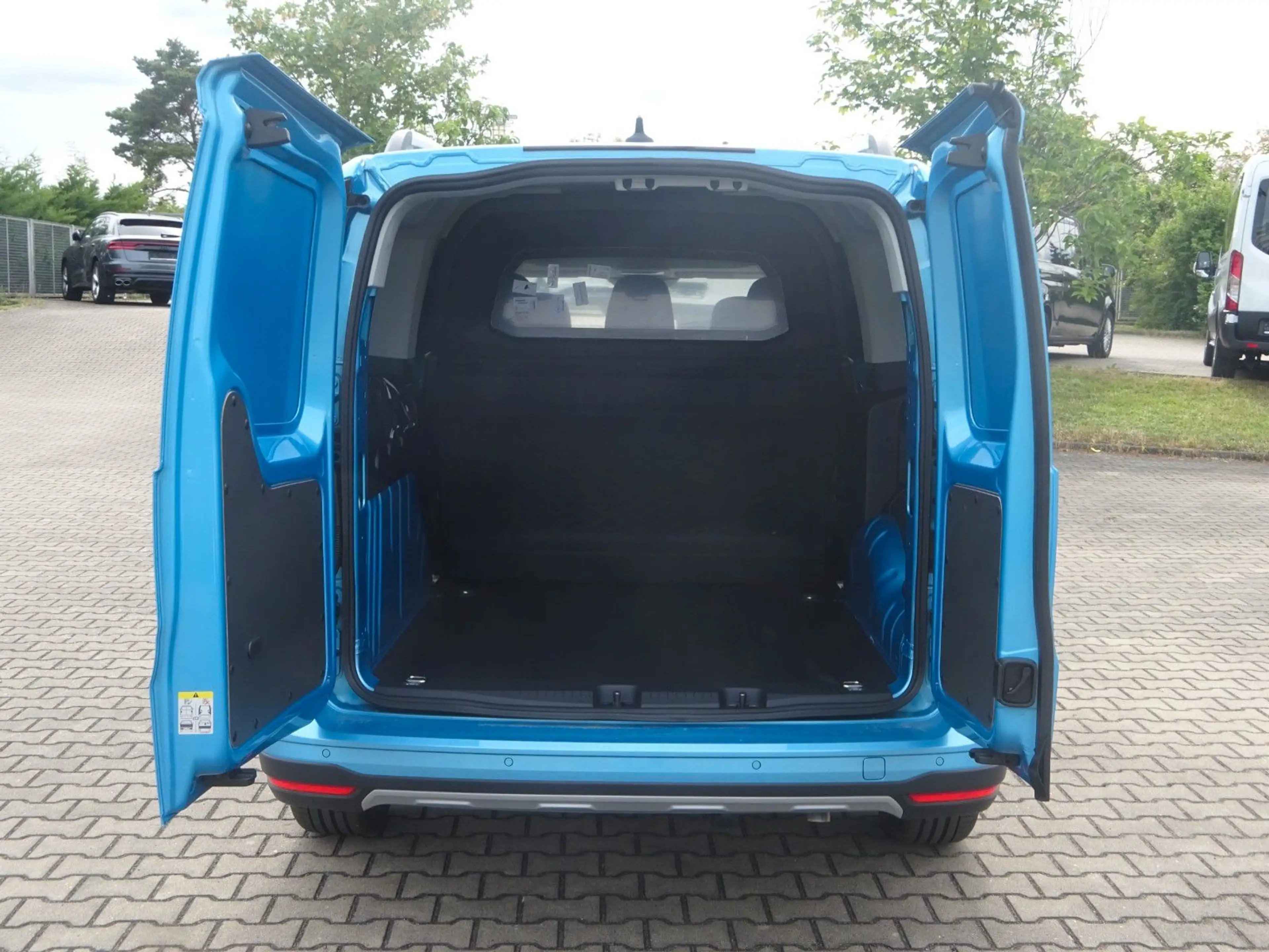 Ford Transit Connect L2 FlexCab Active AT AHK Stndhz — photo 5