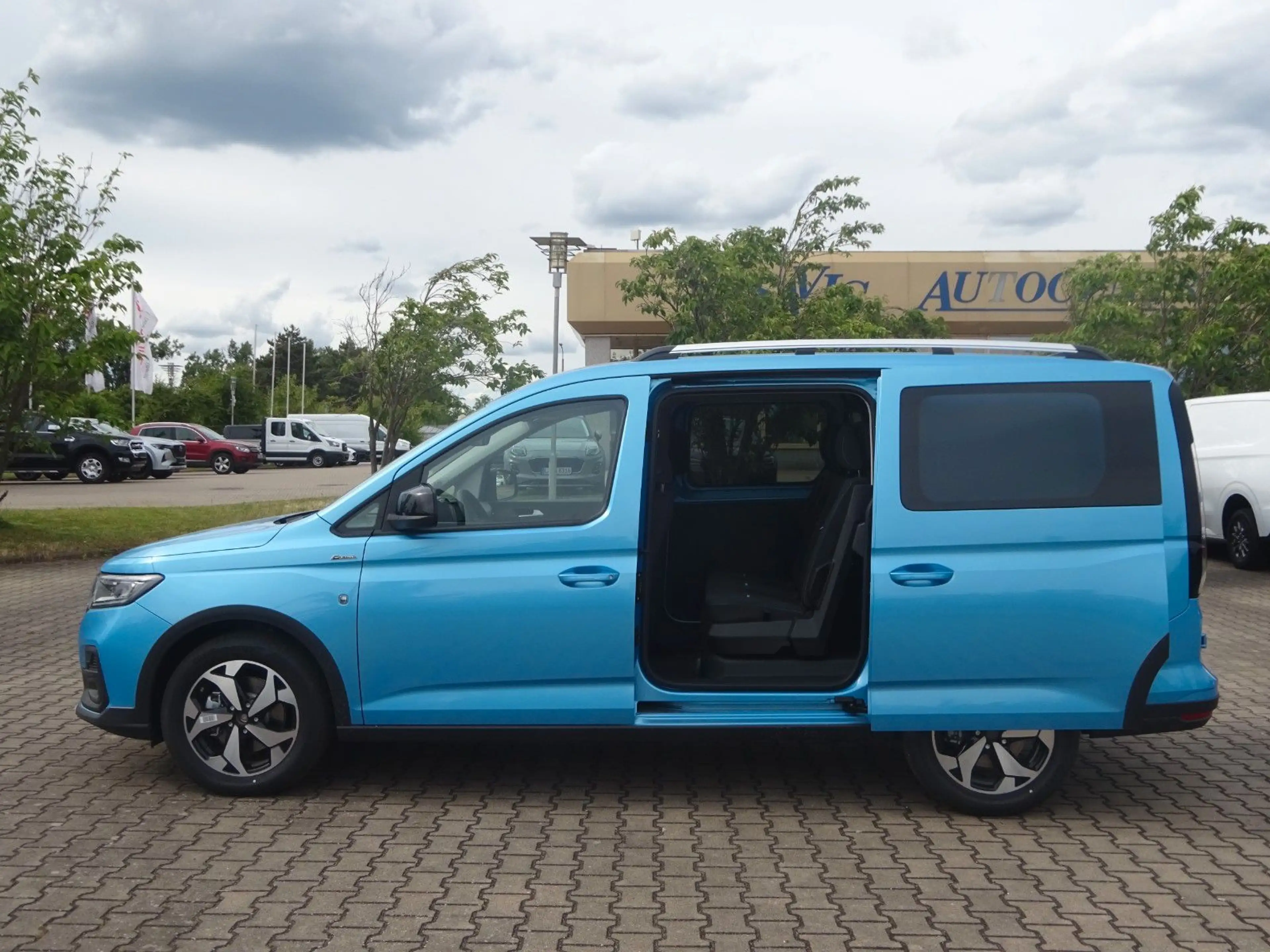 Ford Transit Connect L2 FlexCab Active AT AHK Stndhz — photo 3