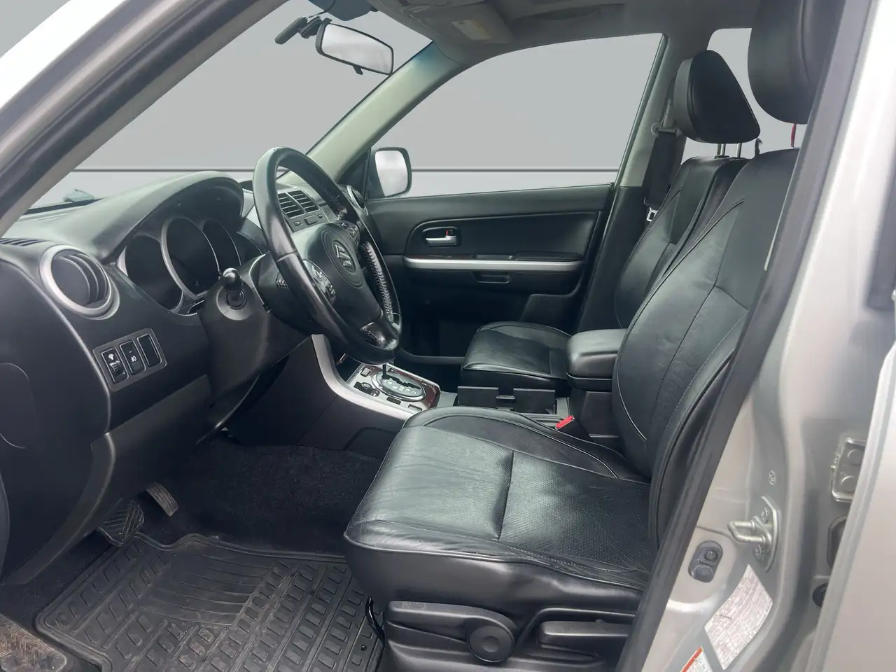 Suzuki Grand Vitara снимка Suzuki Grand Vitara