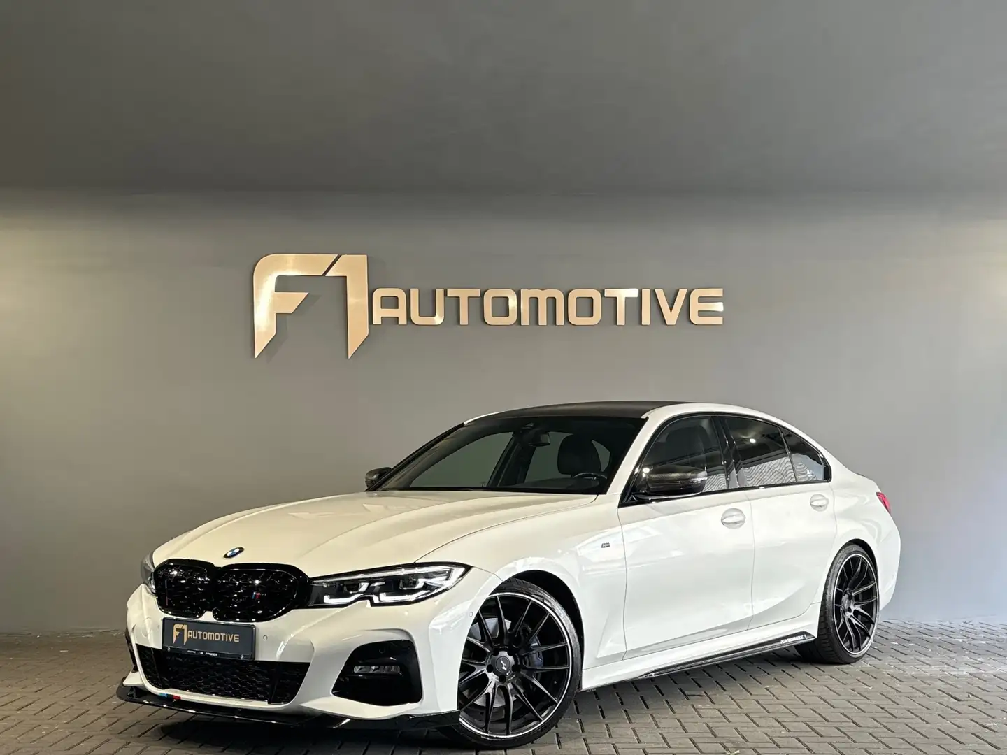 BMW 330 3-serie 330i High Executive M Sport|HuD|Carbon|Lee Wit - 1