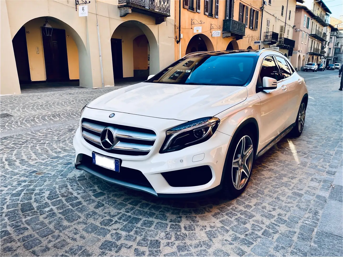 Mercedes-Benz GLA 220 d (cdi) Premium 4matic 170cv auto AMG - 1
