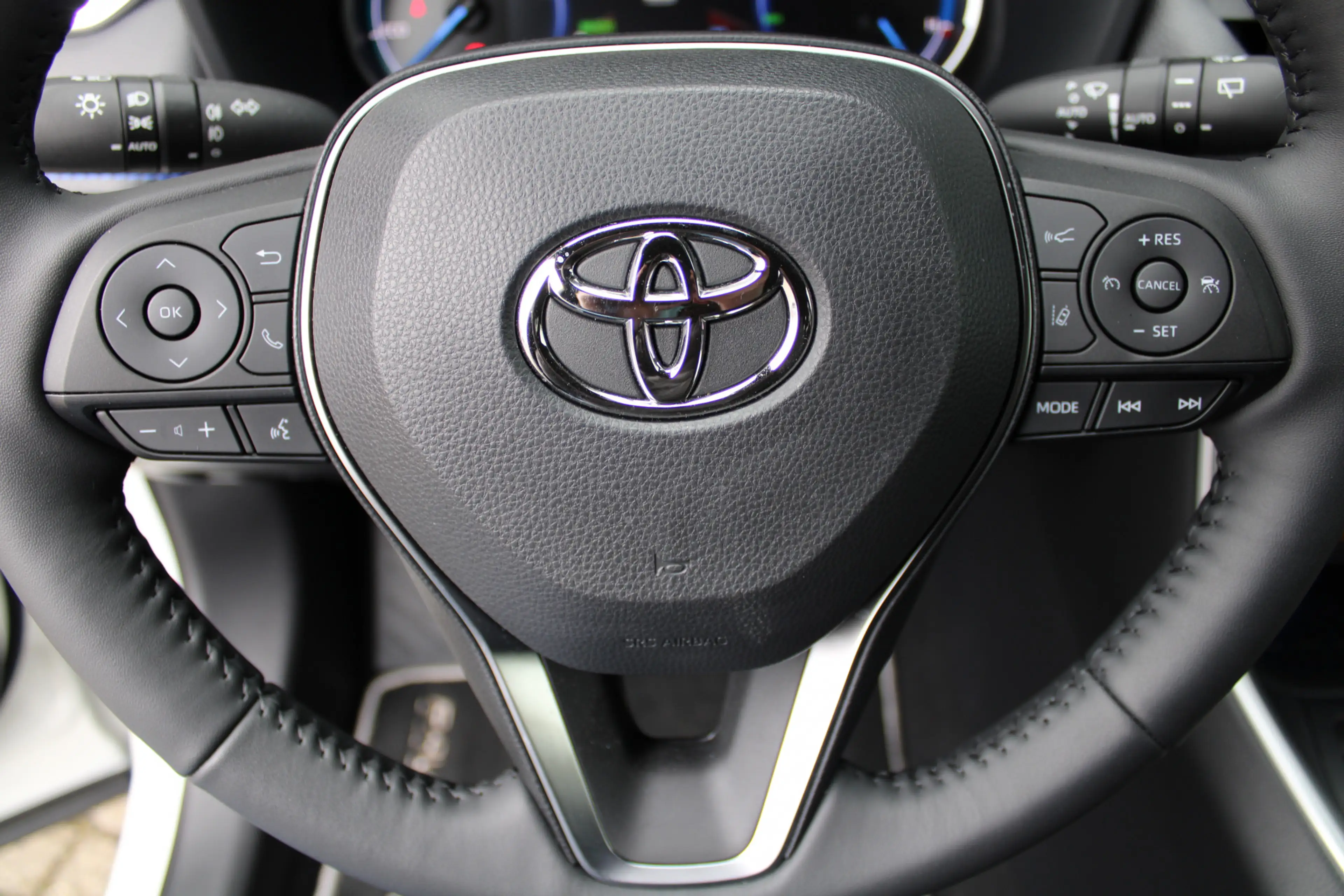 Toyota RAV 4 2.5 Hybrid AWD Bi-Tone NAVI/360CAM,4X4,JBL,SCHUIFD — photo 17