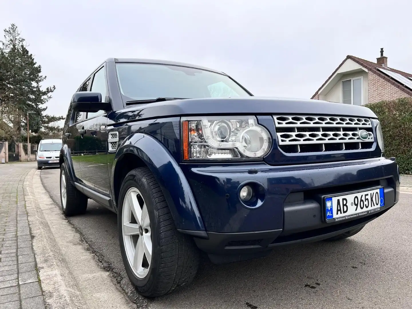 Land Rover Discovery 3.0 SDV6 HSE Blauw - 2
