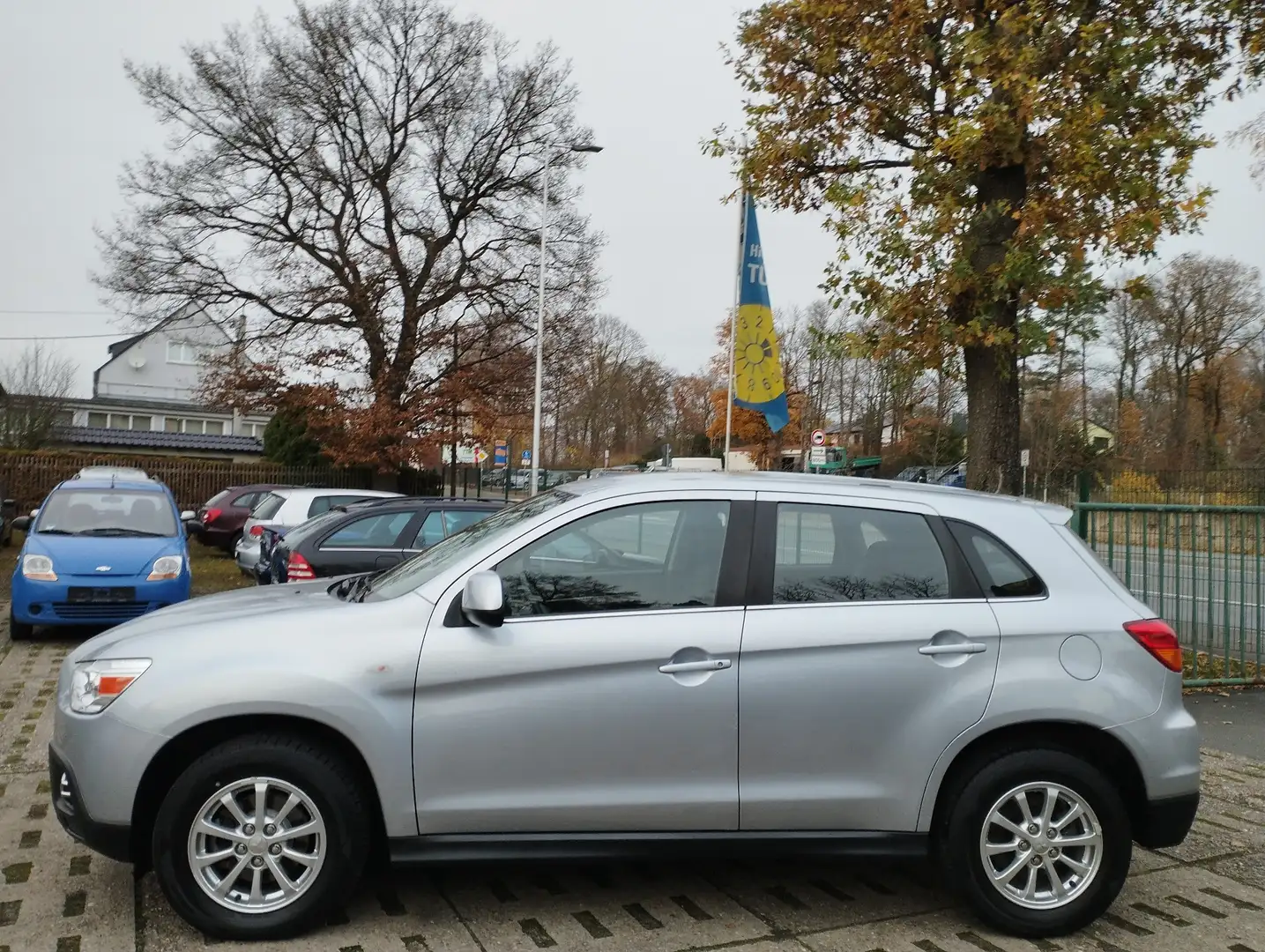 Mitsubishi ASX 1.8 DI-D 4WD * ALLRAD! DIESEL! 1.HAND! Grau - 2
