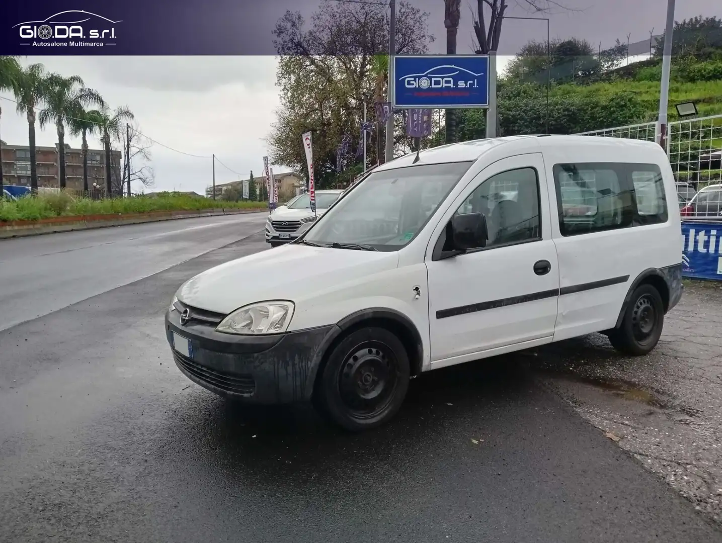 Opel Combo 1.7 CDTI 4p. Tour Club Blanc - 1