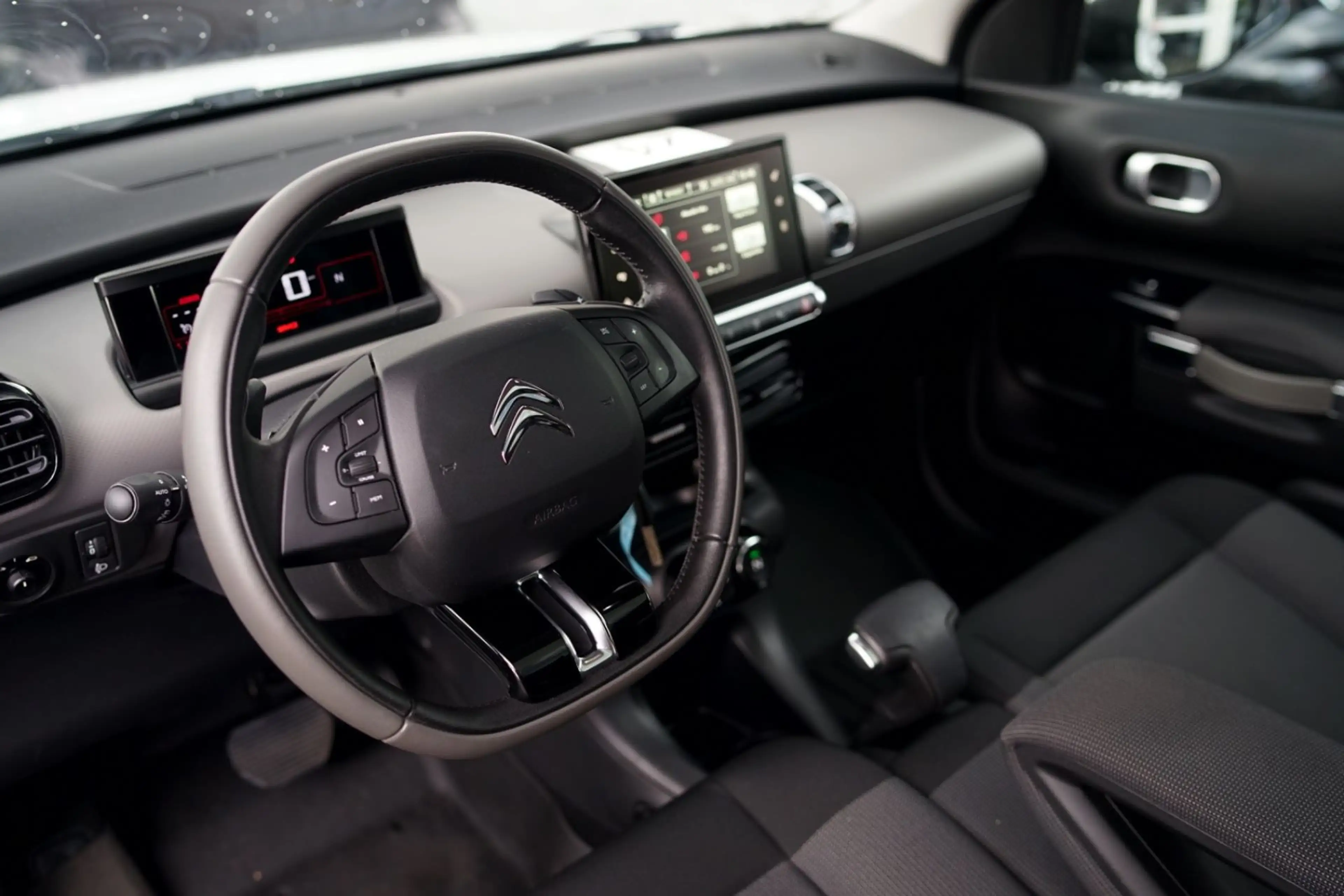 Citroen C4 Cactus Shine Standheizung Kamera Tempomat Nav — photo 10