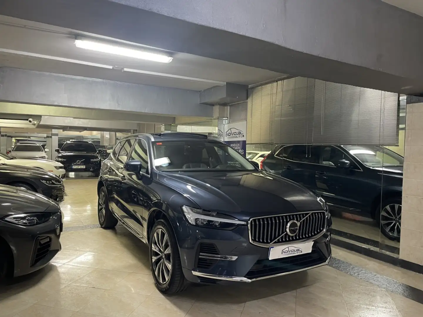 Volvo XC60 T6 Recharge Inscription Azul - 1