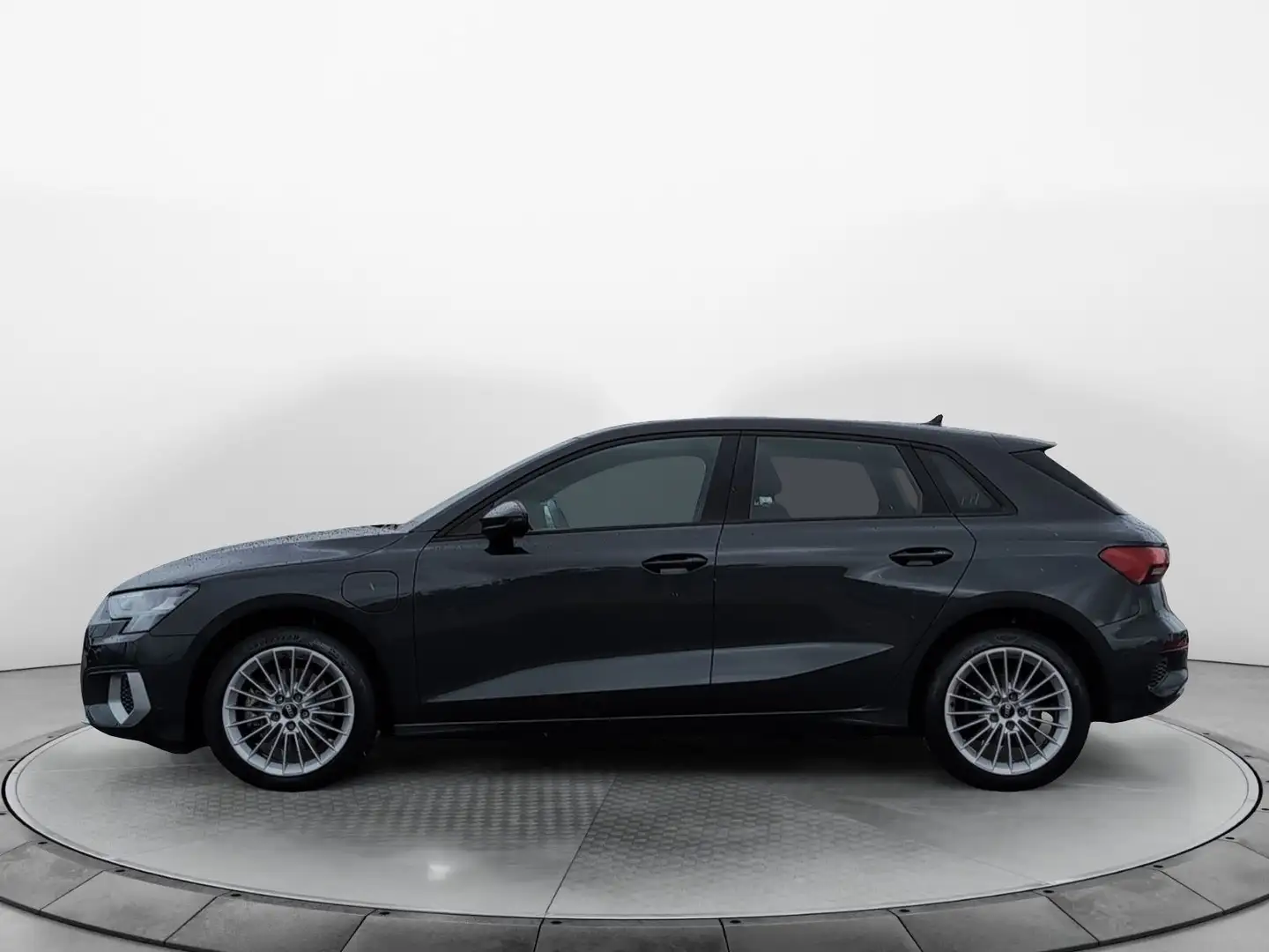 Audi A3 40 TFSI e S-Tronic Advanced, Tempom Grau - 2