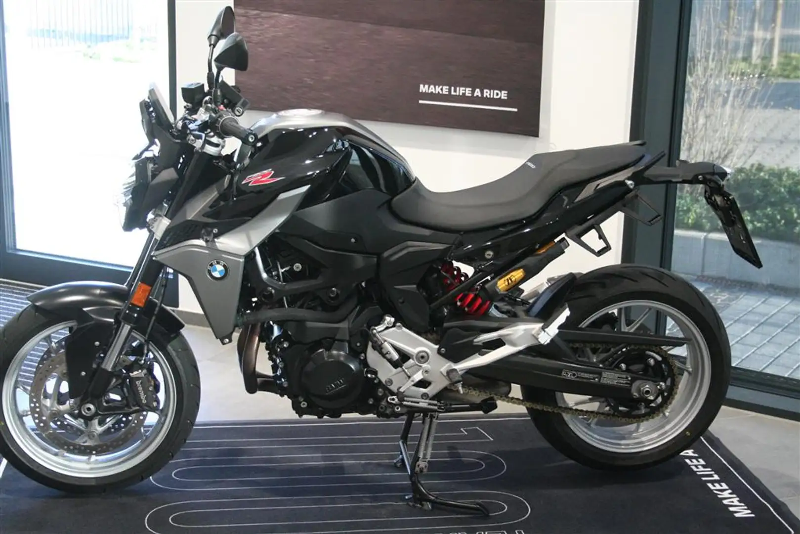 BMW F 900 R 0 Schwarz - 2