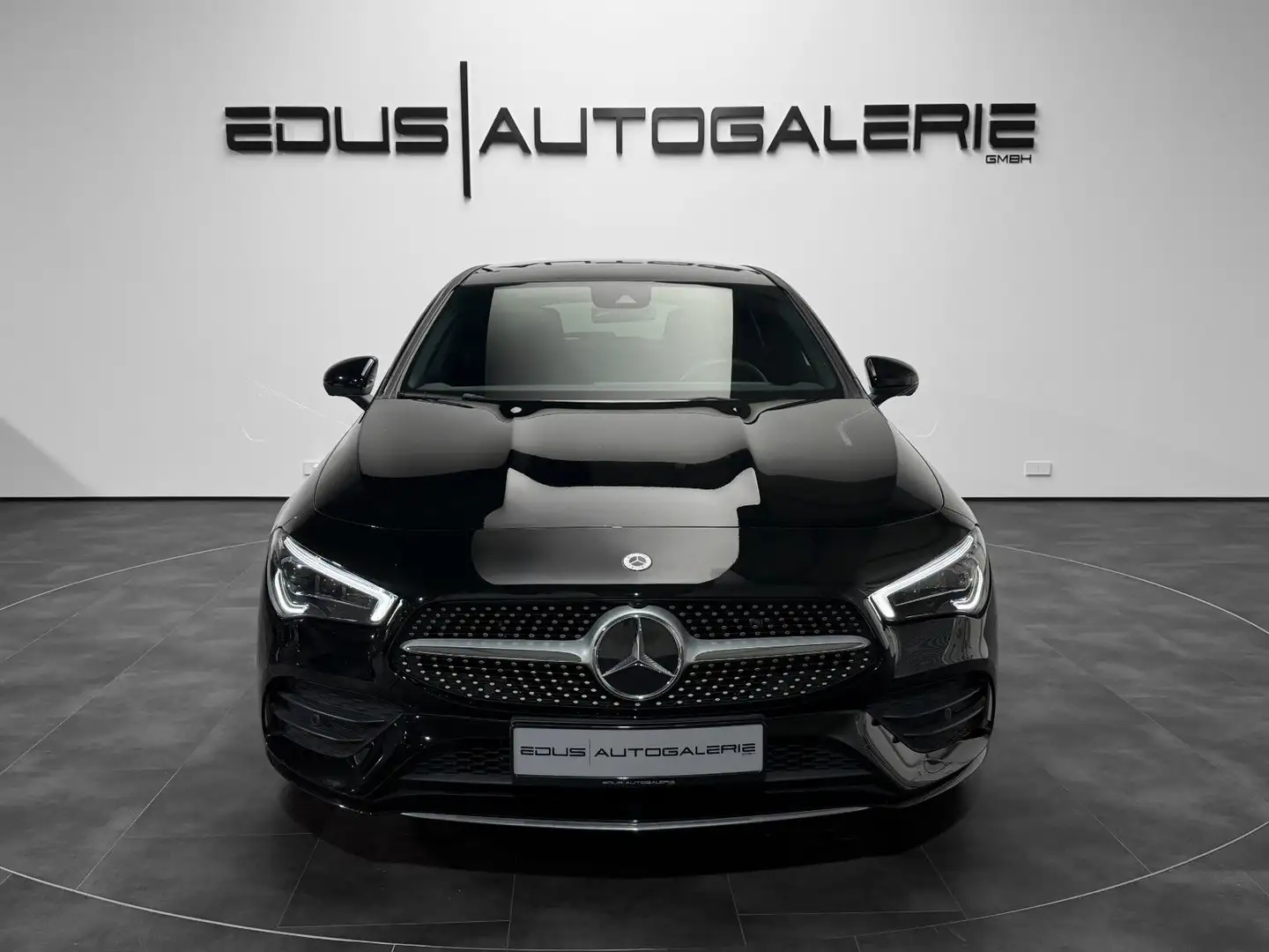 Mercedes-Benz CLA 250e Shooting Brake AMG 360° Keyless-Go Pano Zwart - 2