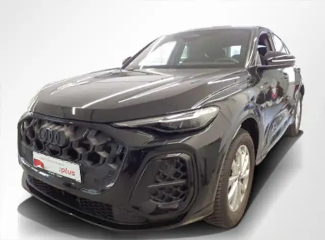 Audi Q5 view 11