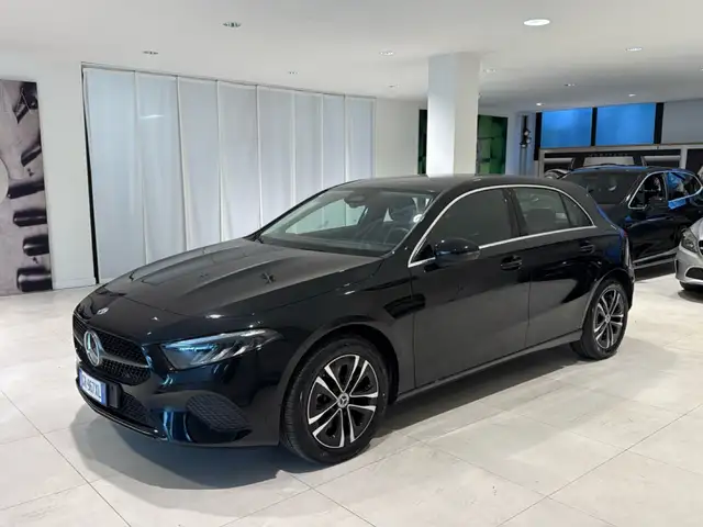 Mercedes-Benz A 250 e PHEV Progressive Advanced Navi Camera FariLED