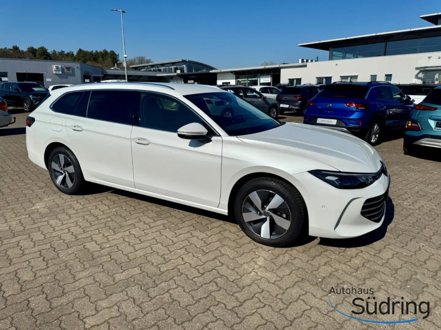 Volkswagen Passat Variant 1,5 TSI Business DSG AHK Navi Weiß - 2
